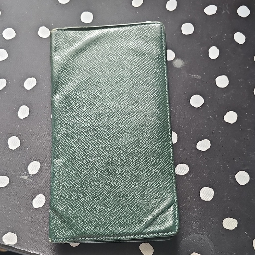 💢💢PROJECT PIECE💢💢Louis Vuitton Green Textured Leather Long Wallet
